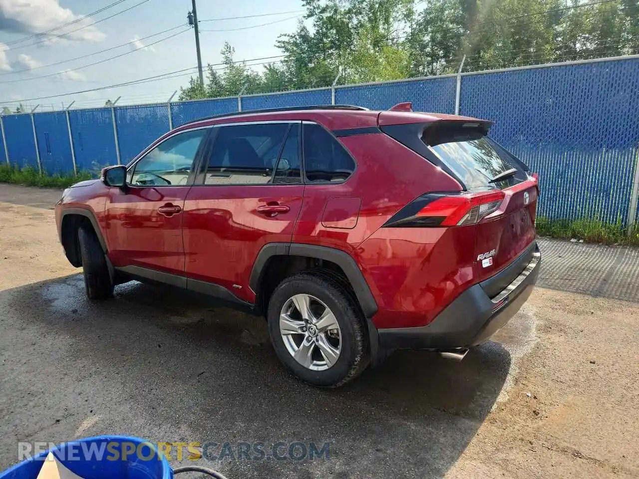2 Photograph of a damaged car 2T3RWRFV0SW258448 TOYOTA RAV4 2025