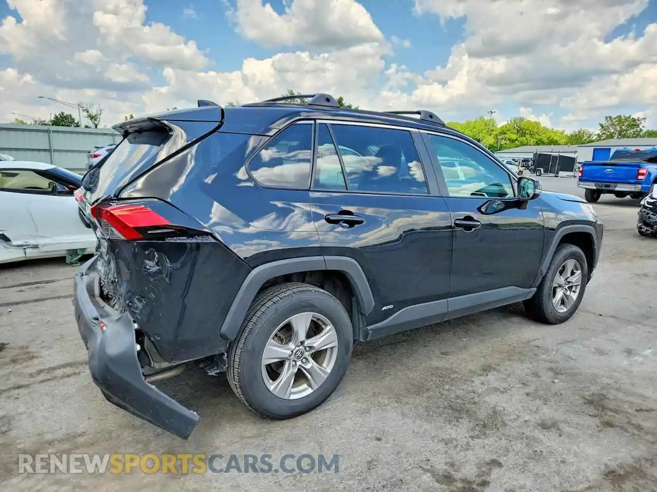 3 Photograph of a damaged car 2T3RWRFV0SW261074 TOYOTA RAV4 2025