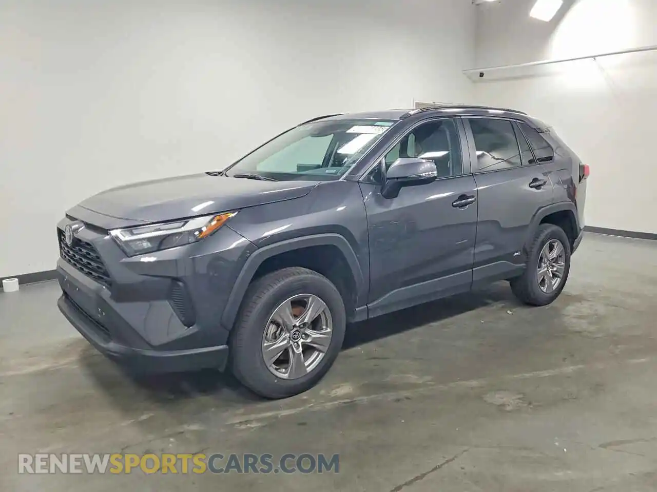 1 Photograph of a damaged car 2T3RWRFV1SW258975 TOYOTA RAV4 2025