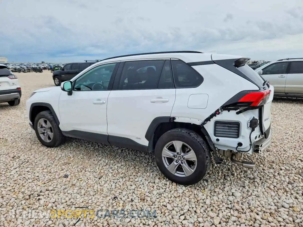 2 Фотография поврежденного автомобиля 2T3RWRFV1SW267384 TOYOTA RAV4 2025