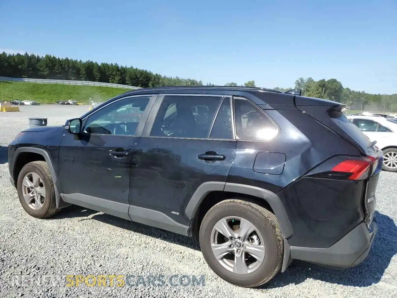 2 fotografías del automóvil dañado 2T3RWRFV2SW266227 TOYOTA RAV4 2025