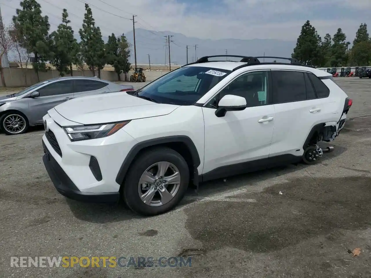 1 Photograph of a damaged car 2T3RWRFV2SW268138 TOYOTA RAV4 2025