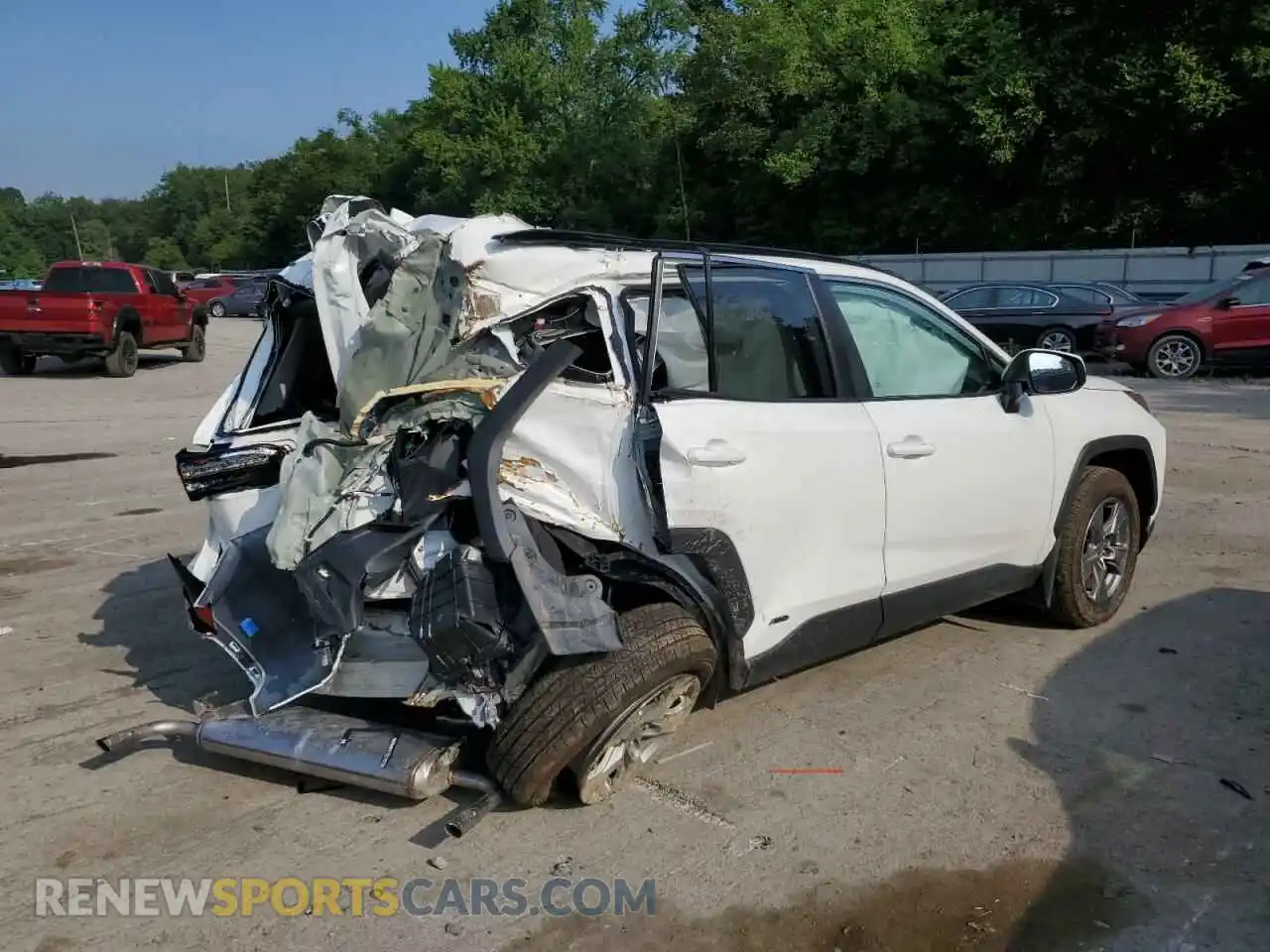 3 Photograph of a damaged car 2T3RWRFV3SW269816 TOYOTA RAV4 2025