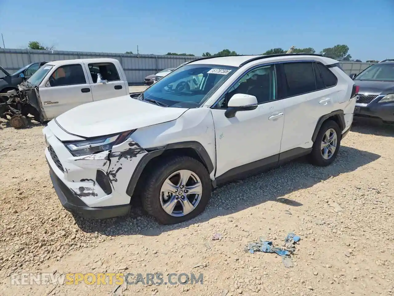 1 Photograph of a damaged car 2T3RWRFV4SW266472 TOYOTA RAV4 2025