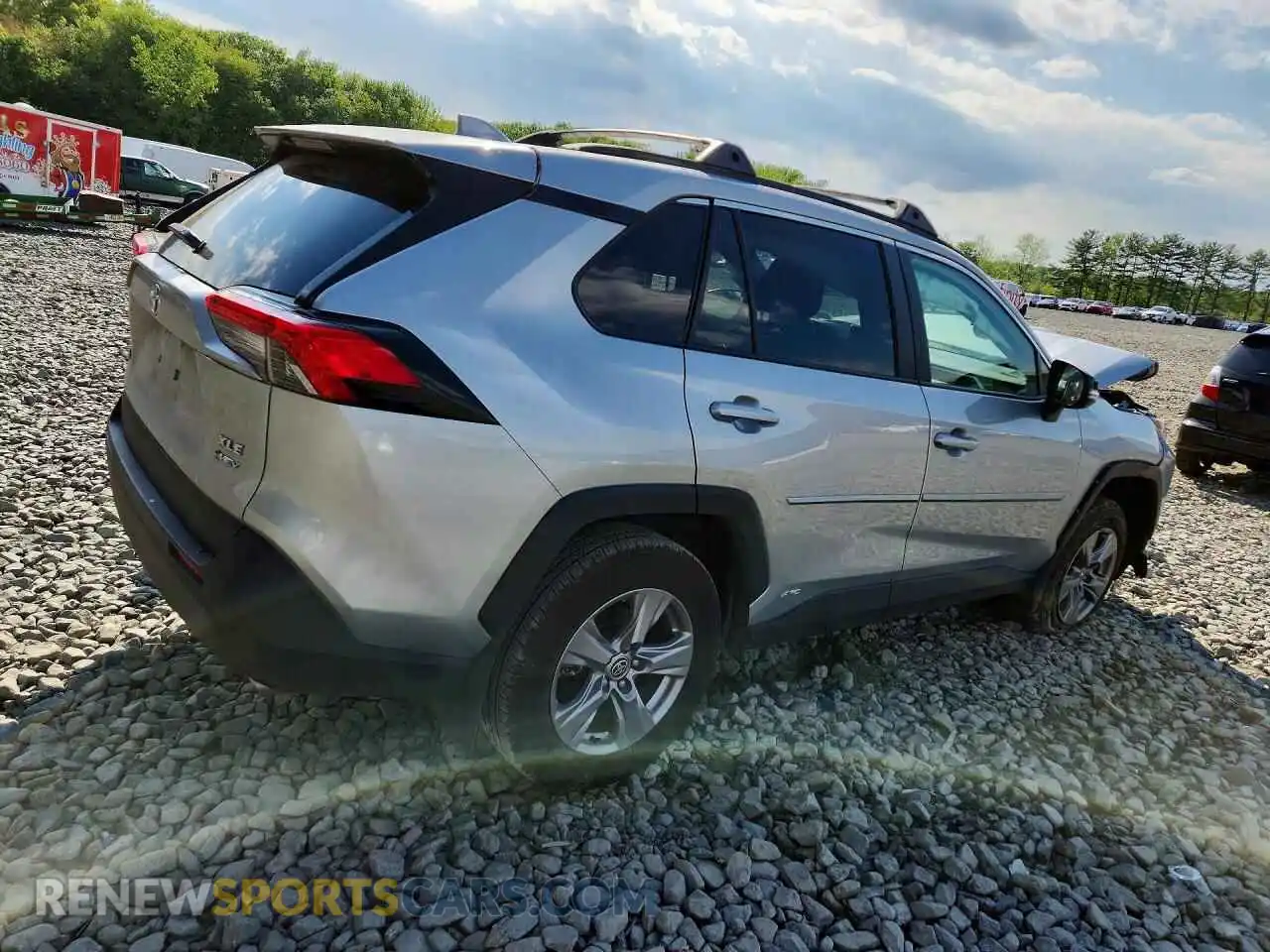3 Photograph of a damaged car 2T3RWRFV5SW269879 TOYOTA RAV4 2025