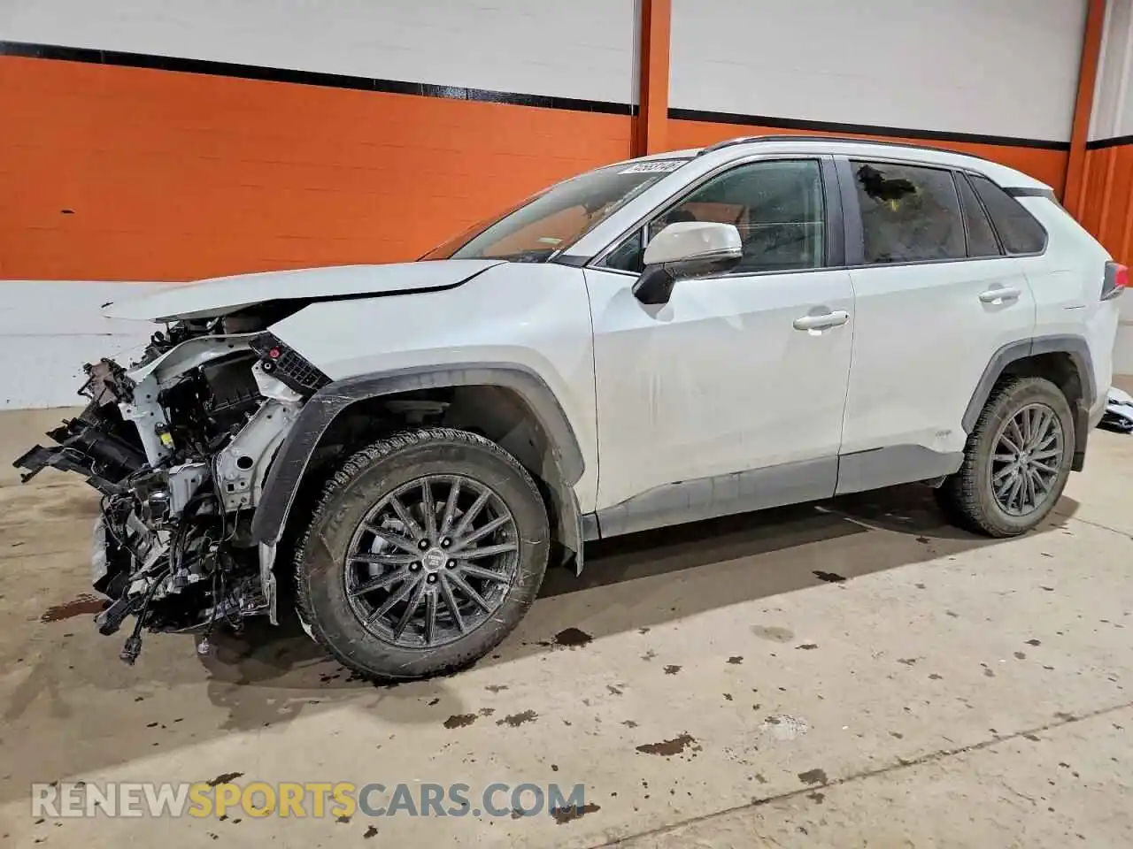 1 Photograph of a damaged car 2T3RWRFV5SW286228 TOYOTA RAV4 2025