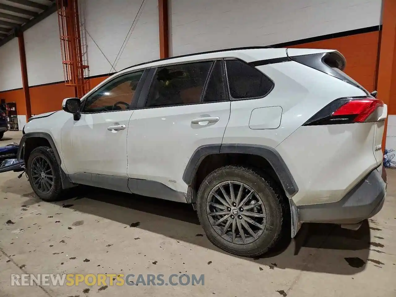 2 Photograph of a damaged car 2T3RWRFV5SW286228 TOYOTA RAV4 2025