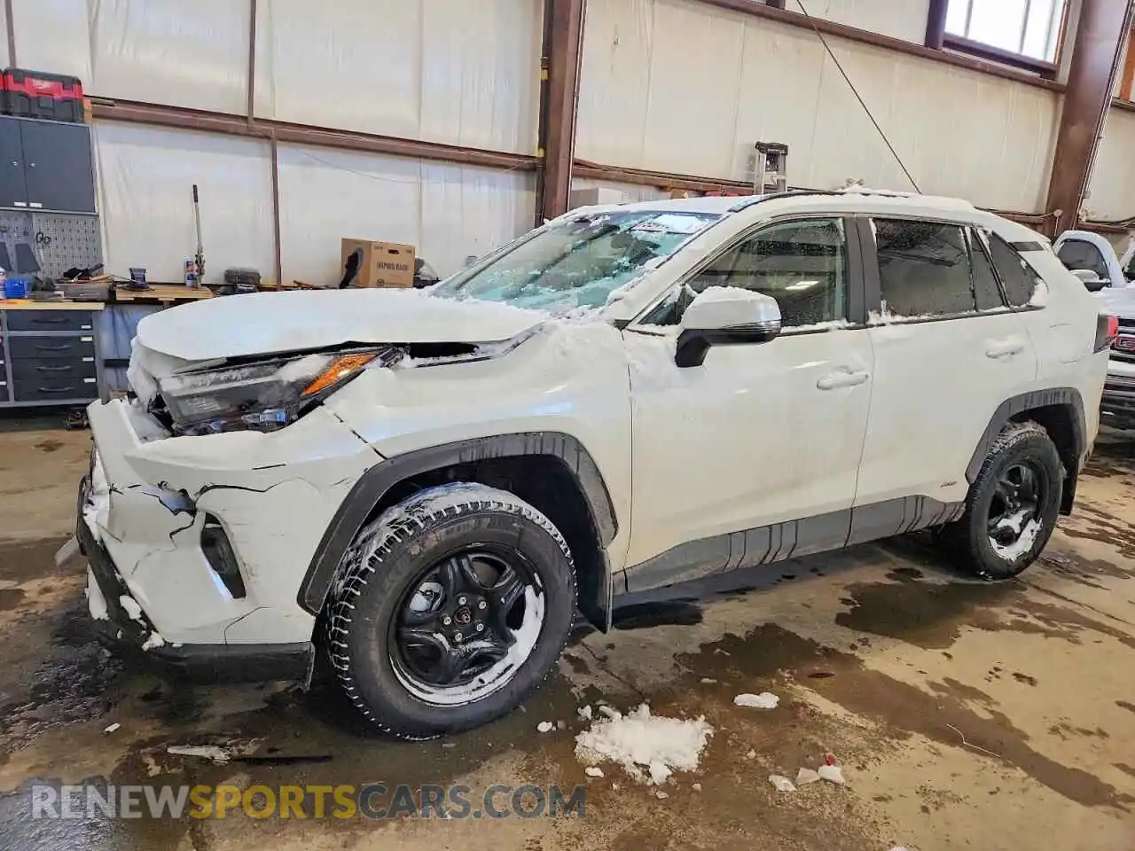 1 Photograph of a damaged car 2T3RWRFV5SW294314 TOYOTA RAV4 2025
