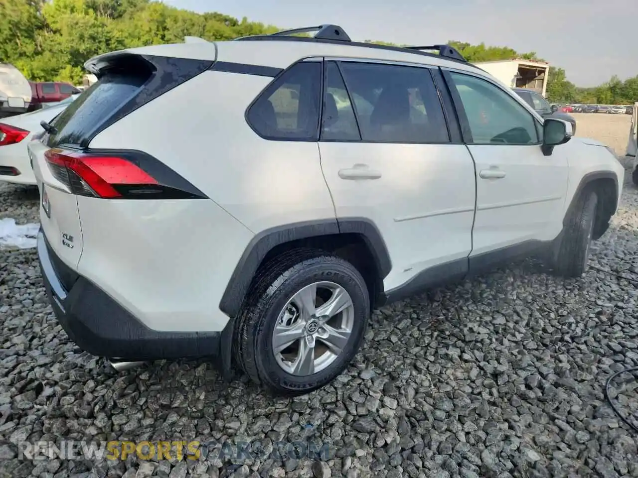 3 Photograph of a damaged car 2T3RWRFV8SW272808 TOYOTA RAV4 2025