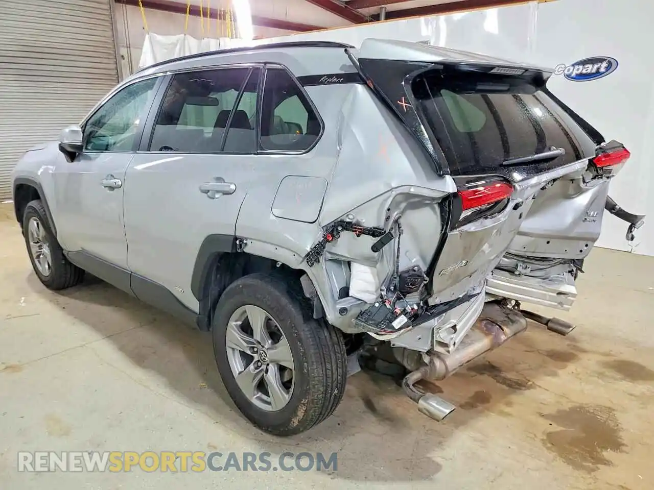 2 Photograph of a damaged car 2T3RWRFVXSW253287 TOYOTA RAV4 2025