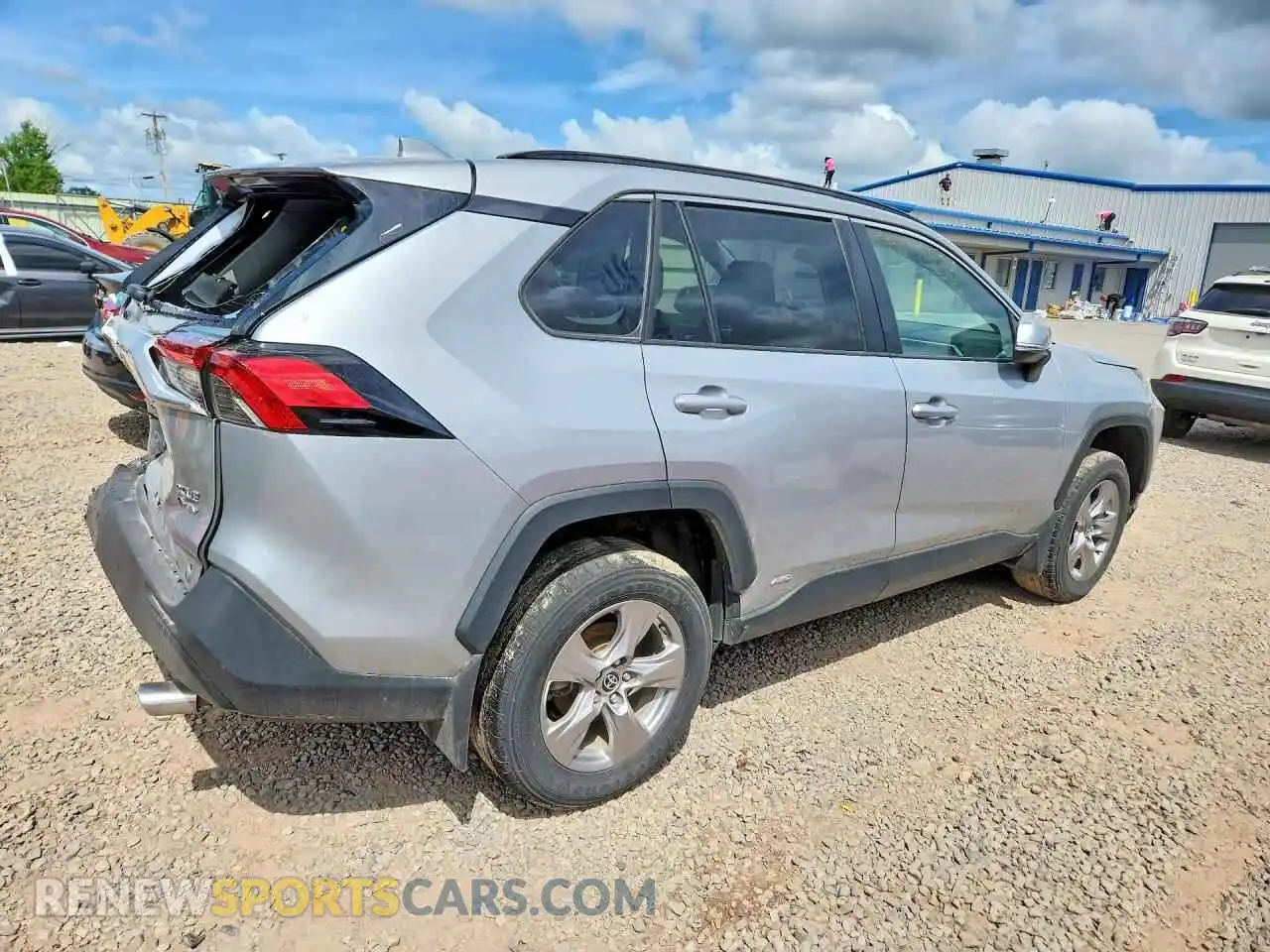 3 Photograph of a damaged car 2T3RWRFVXSW264404 TOYOTA RAV4 2025
