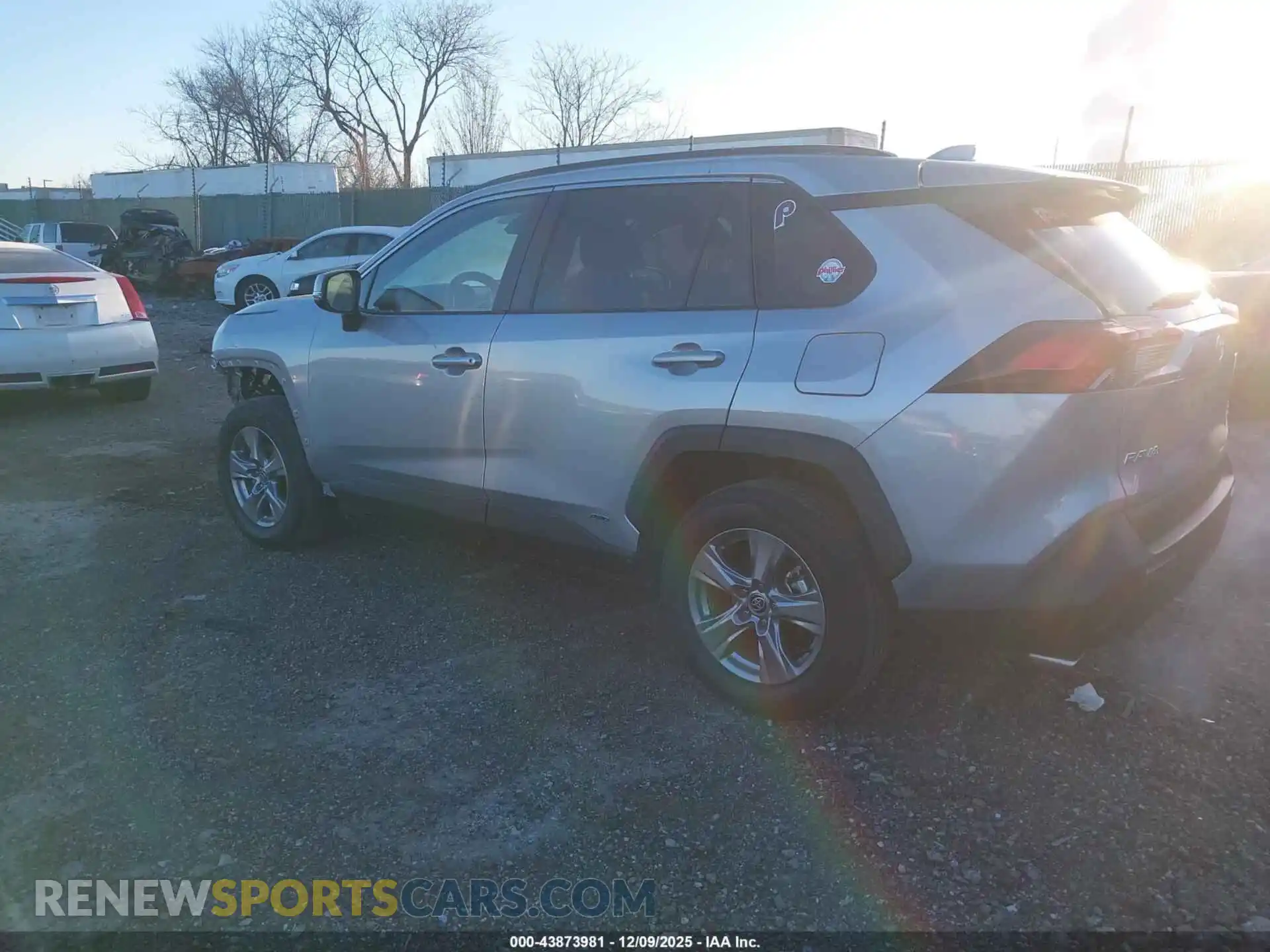 3 Photograph of a damaged car 2T3RWRFVXSW265133 TOYOTA RAV4 2025