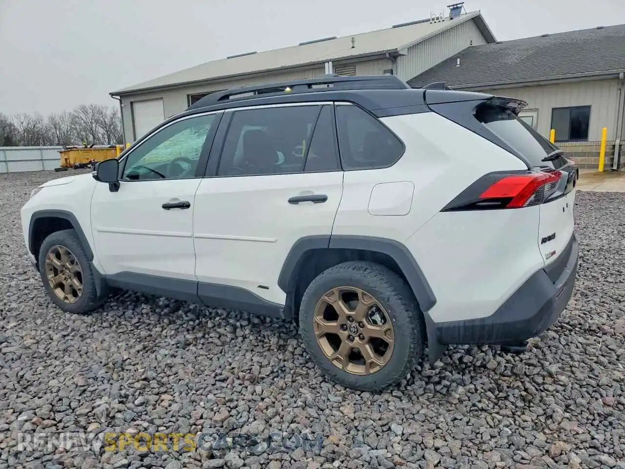 2 Photograph of a damaged car 2T3UWRFV0SW285112 TOYOTA RAV4 2025