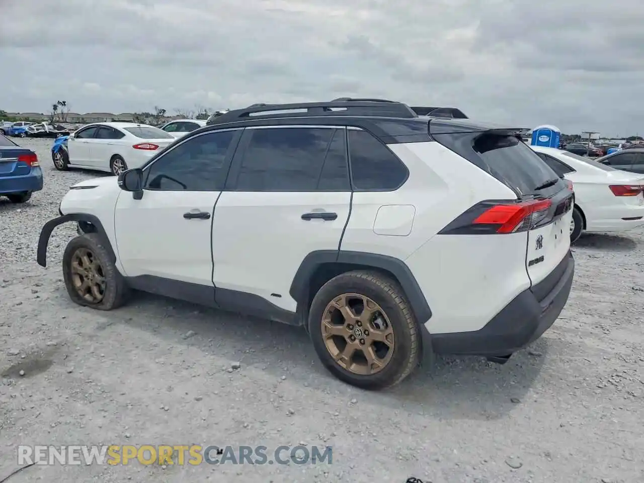 2 Photograph of a damaged car 2T3UWRFV7SW290629 TOYOTA RAV4 2025