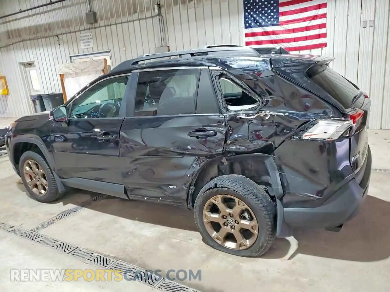 2 Photograph of a damaged car 2T3UWRFV8SW293040 TOYOTA RAV4 2025