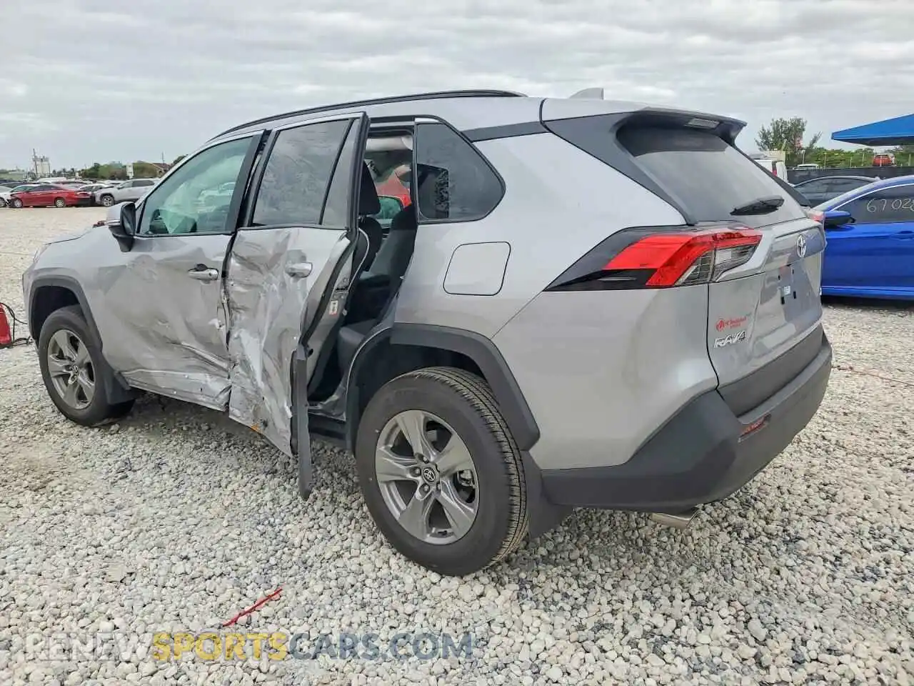 2 Фотография поврежденного автомобиля 2T3W1RFV0SC362201 TOYOTA RAV4 2025