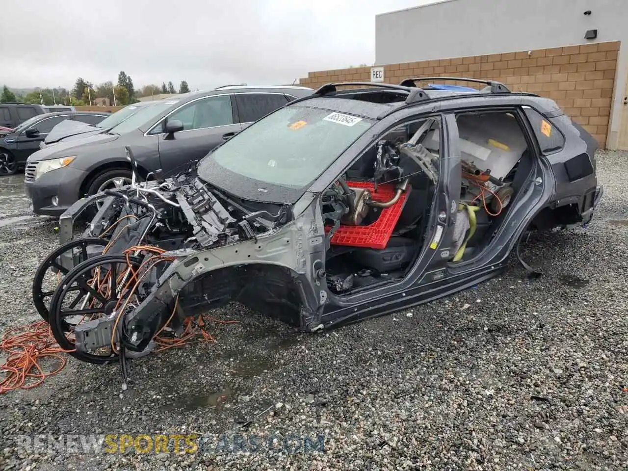 1 Фотография поврежденного автомобиля 2T3W1RFV0SW381345 TOYOTA RAV4 2025