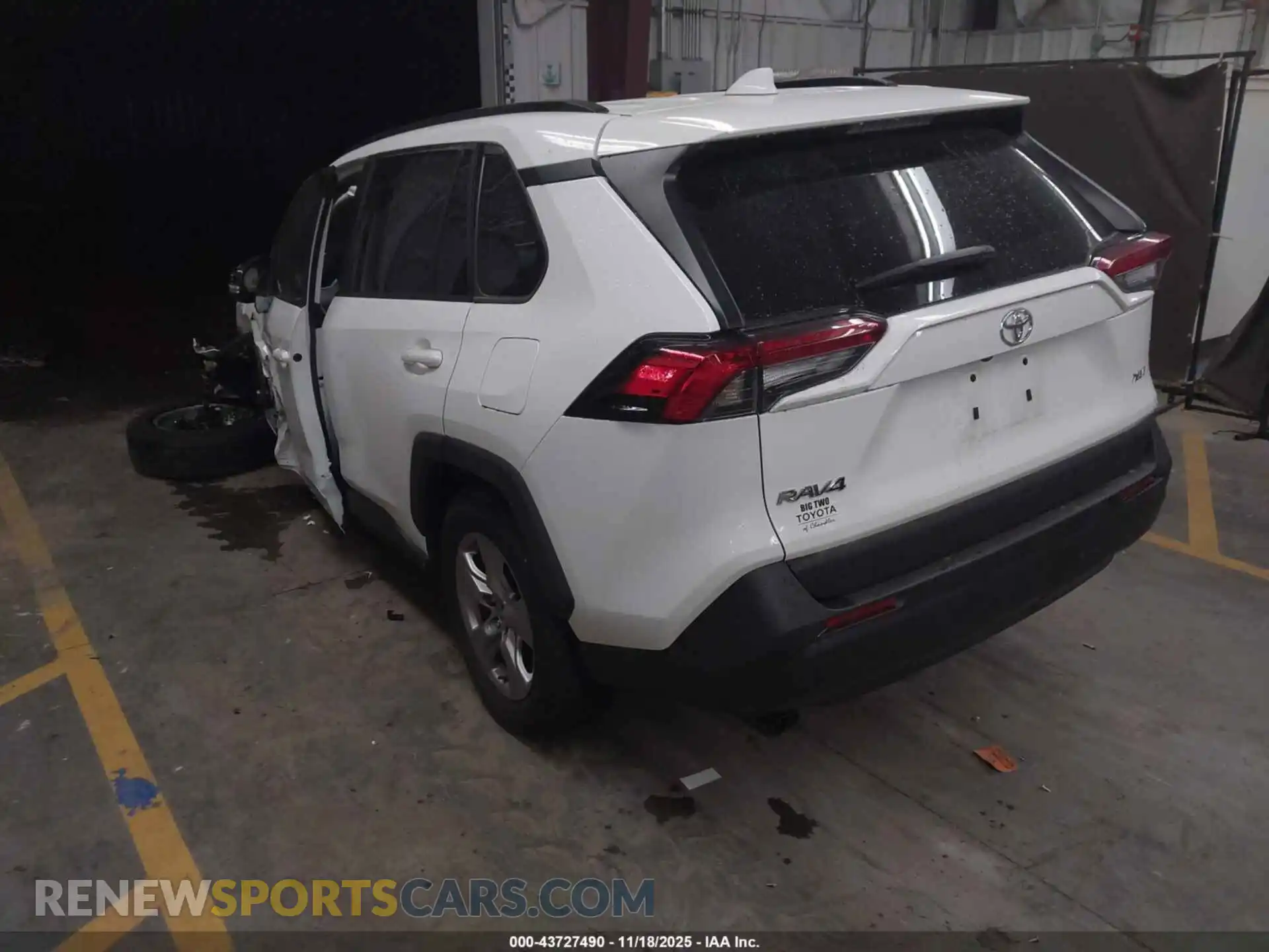 3 Photograph of a damaged car 2T3W1RFV0SW382785 TOYOTA RAV4 2025
