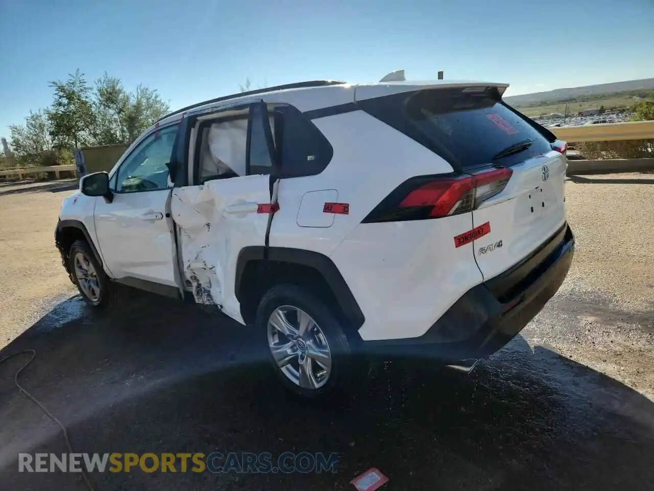 2 Photograph of a damaged car 2T3W1RFV0SW389672 TOYOTA RAV4 2025