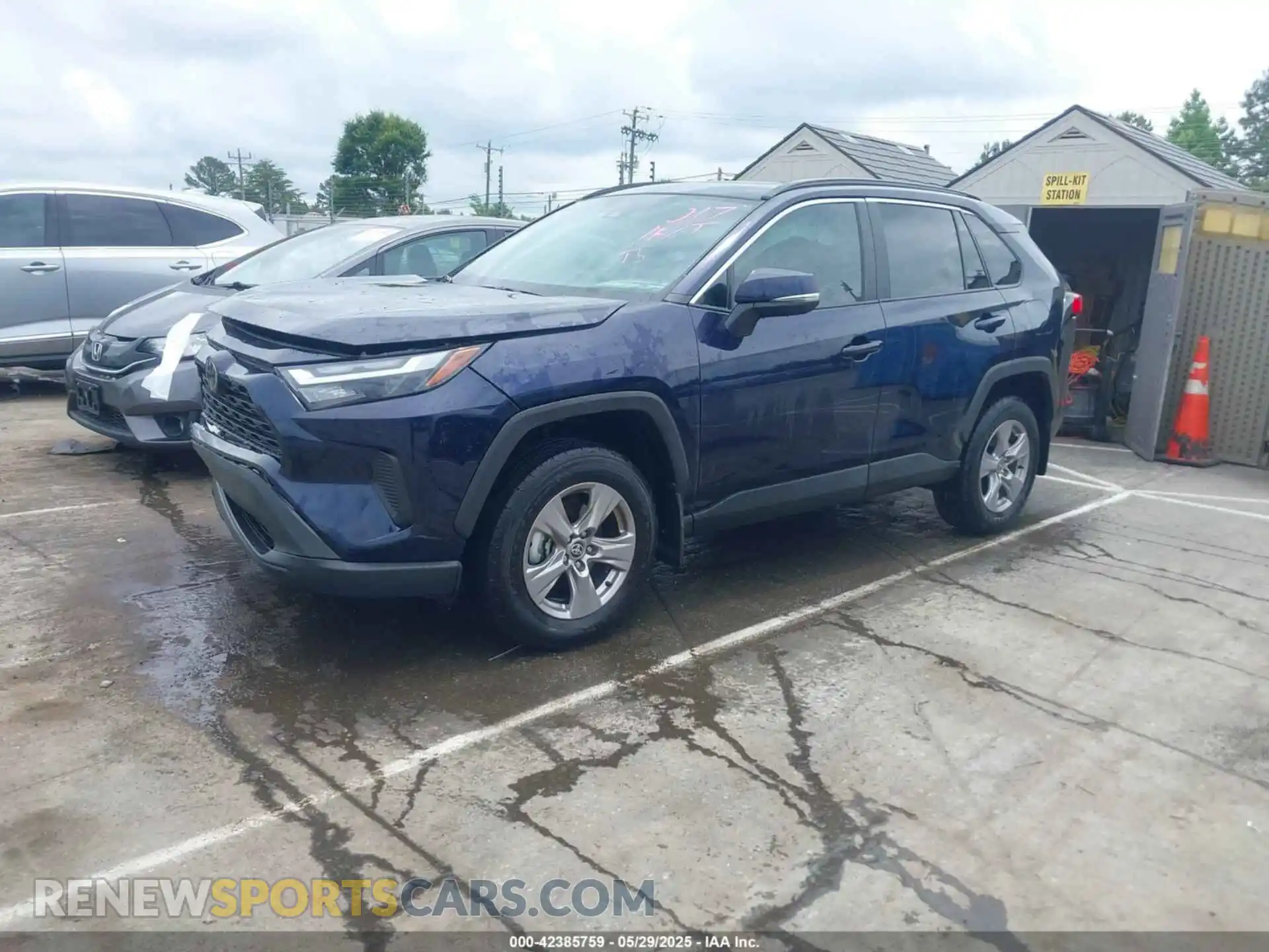 2 Photograph of a damaged car 2T3W1RFV0SW391017 TOYOTA RAV4 2025