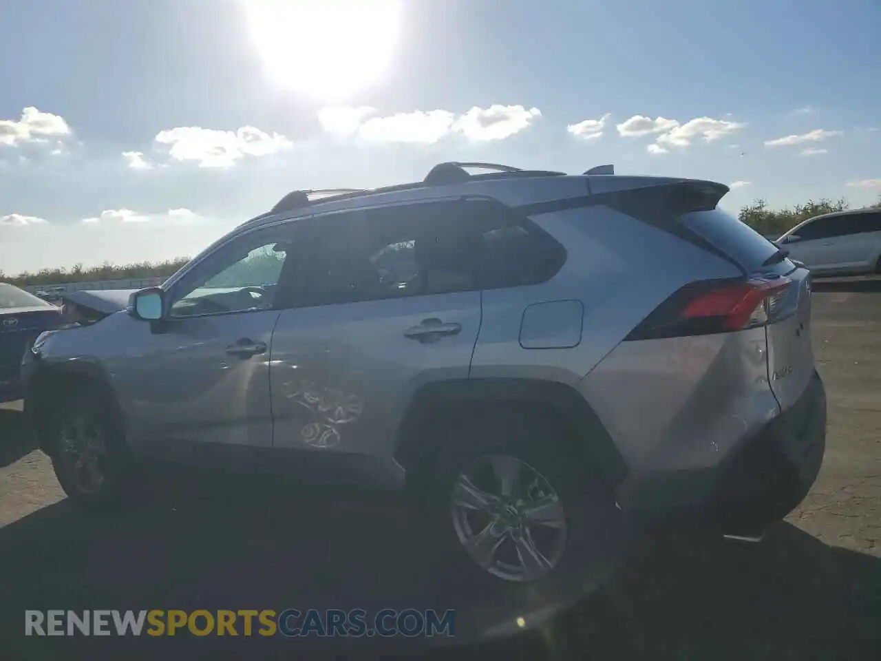 2 Photograph of a damaged car 2T3W1RFV0SW418491 TOYOTA RAV4 2025