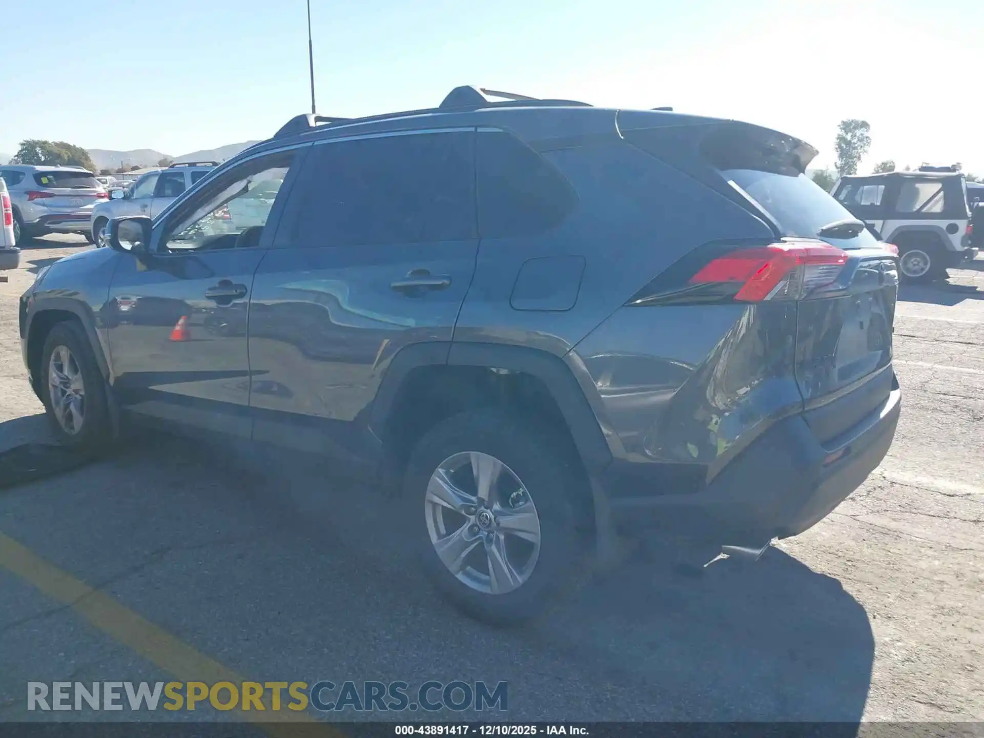 3 Photograph of a damaged car 2T3W1RFV1SW395576 TOYOTA RAV4 2025