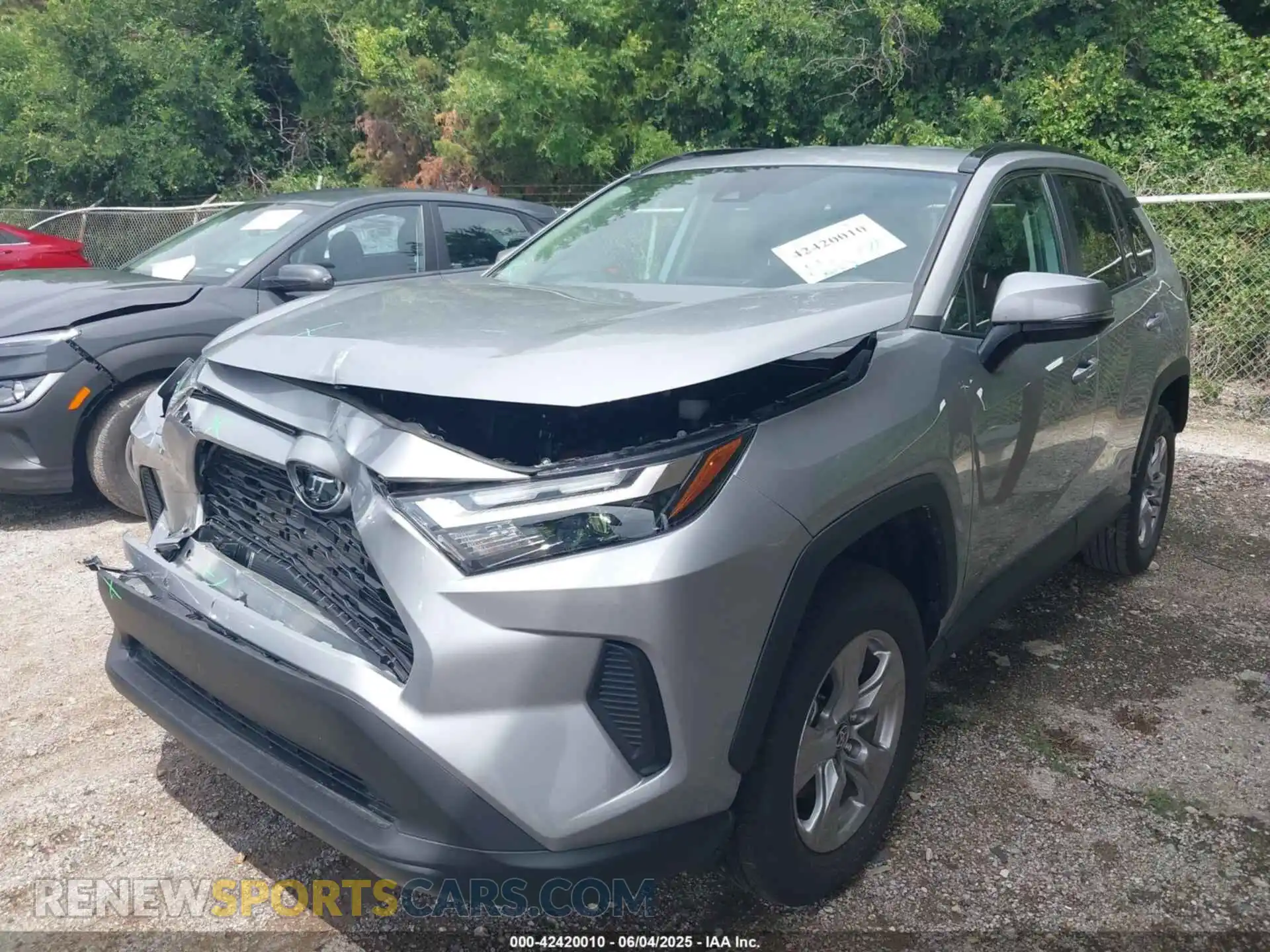 2 Photograph of a damaged car 2T3W1RFV2SC326719 TOYOTA RAV4 2025