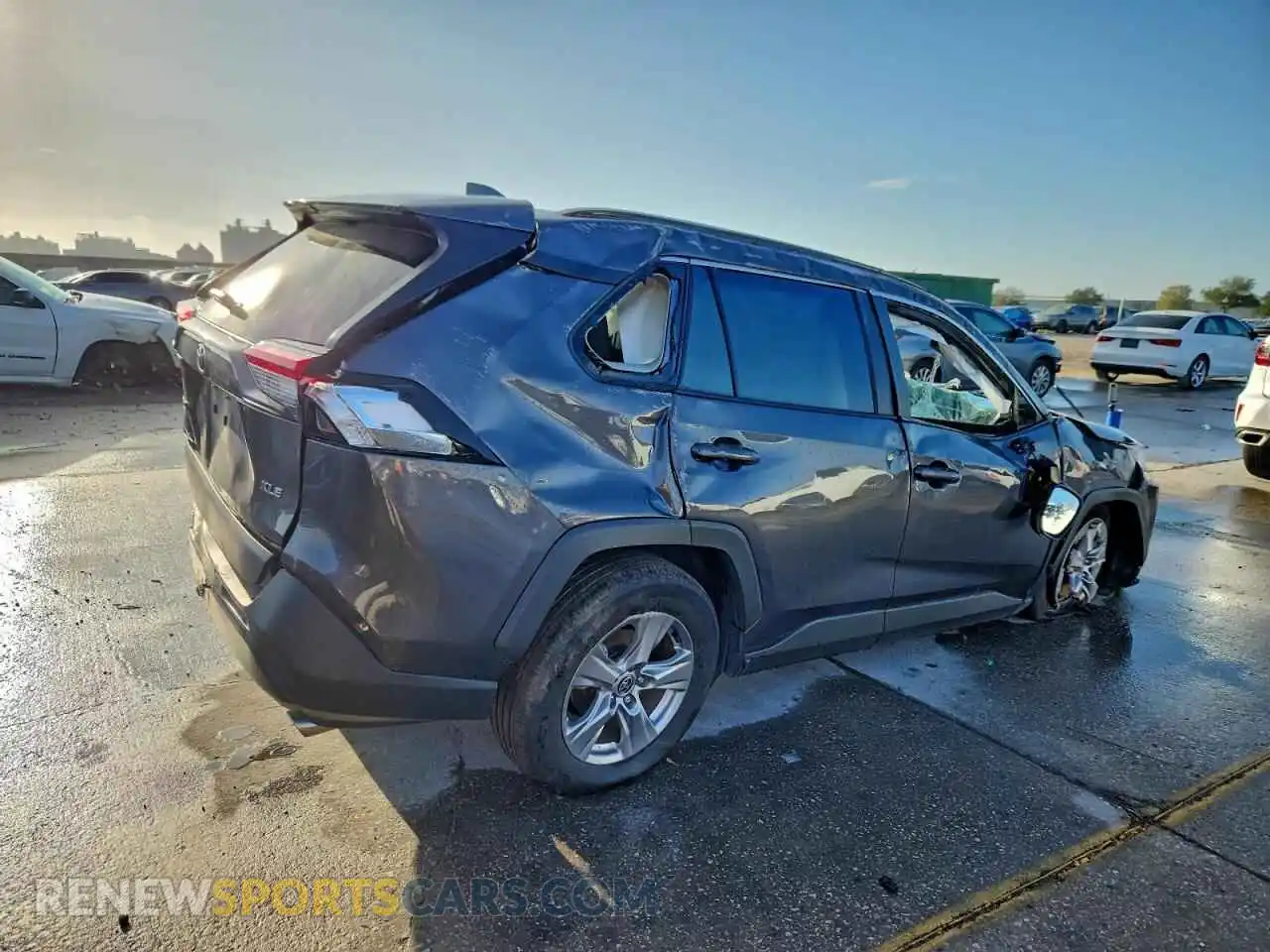 3 Фотография поврежденного автомобиля 2T3W1RFV2SW373506 TOYOTA RAV4 2025