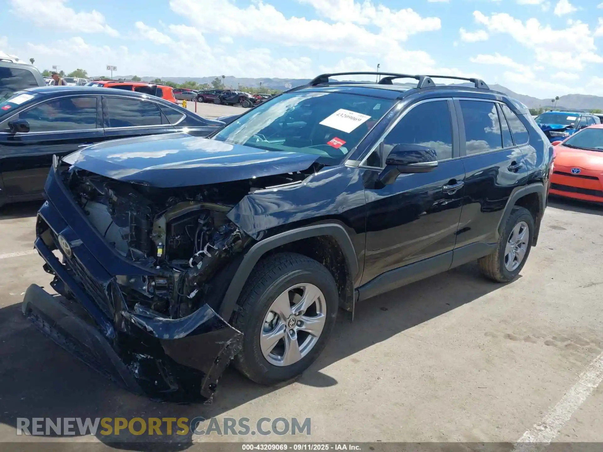2 Фотография поврежденного автомобиля 2T3W1RFV2SW413051 TOYOTA RAV4 2025