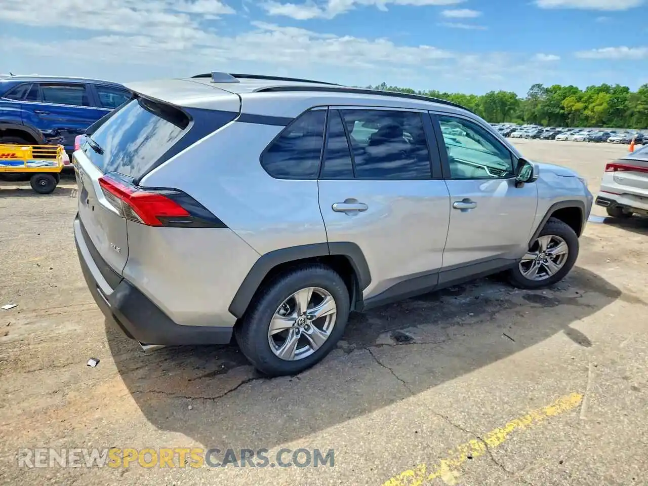 3 Фотография поврежденного автомобиля 2T3W1RFV3SC341150 TOYOTA RAV4 2025