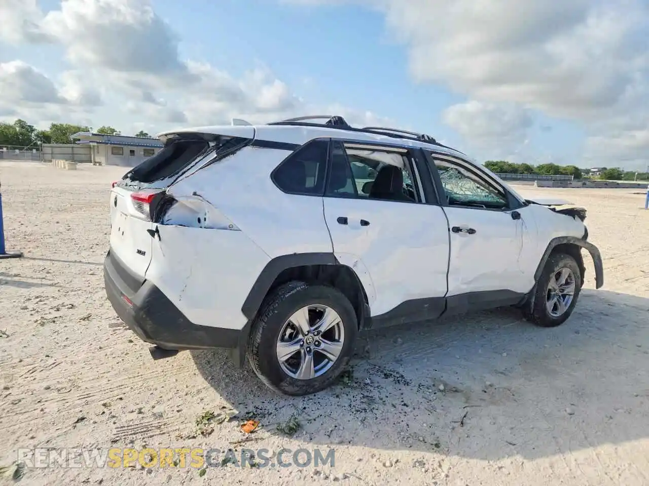 3 fotografías del automóvil dañado 2T3W1RFV3SC353377 TOYOTA RAV4 2025