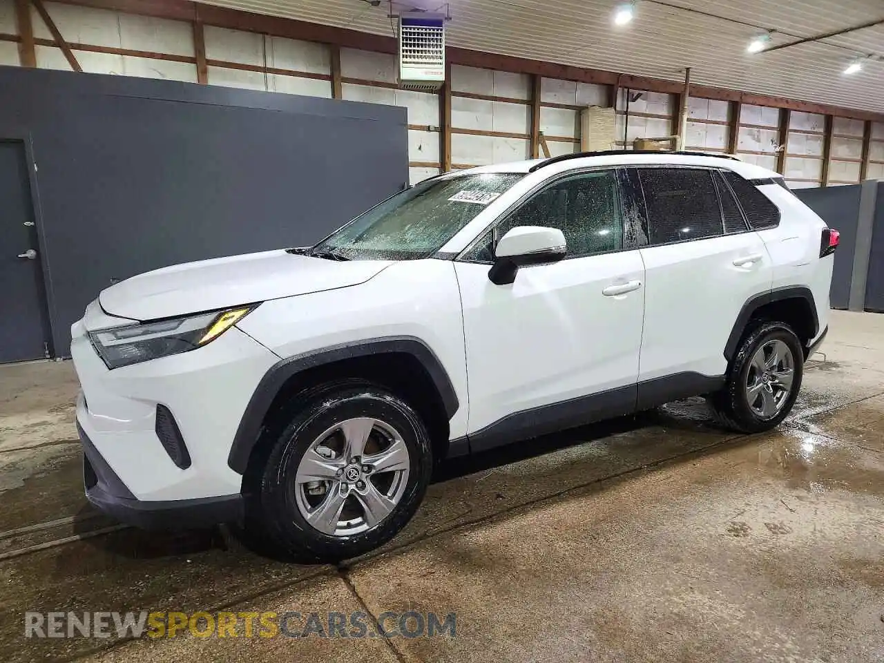 1 Photograph of a damaged car 2T3W1RFV3SW365818 TOYOTA RAV4 2025