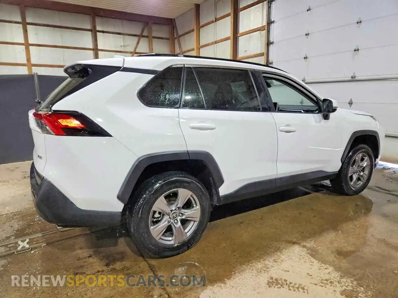 3 Photograph of a damaged car 2T3W1RFV3SW365818 TOYOTA RAV4 2025