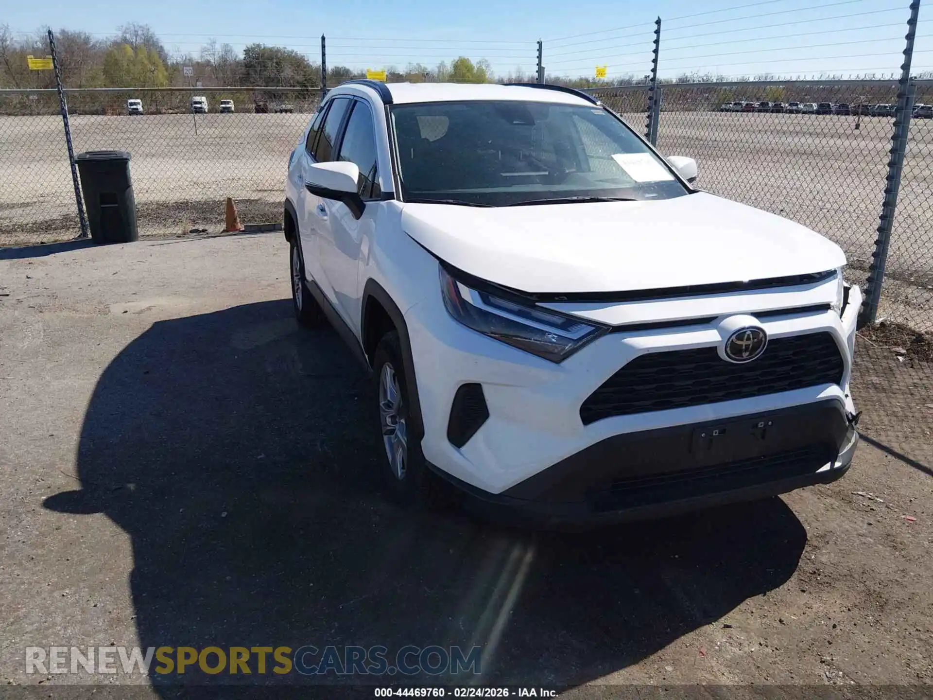 1 Photograph of a damaged car 2T3W1RFV3SW387608 TOYOTA RAV4 2025