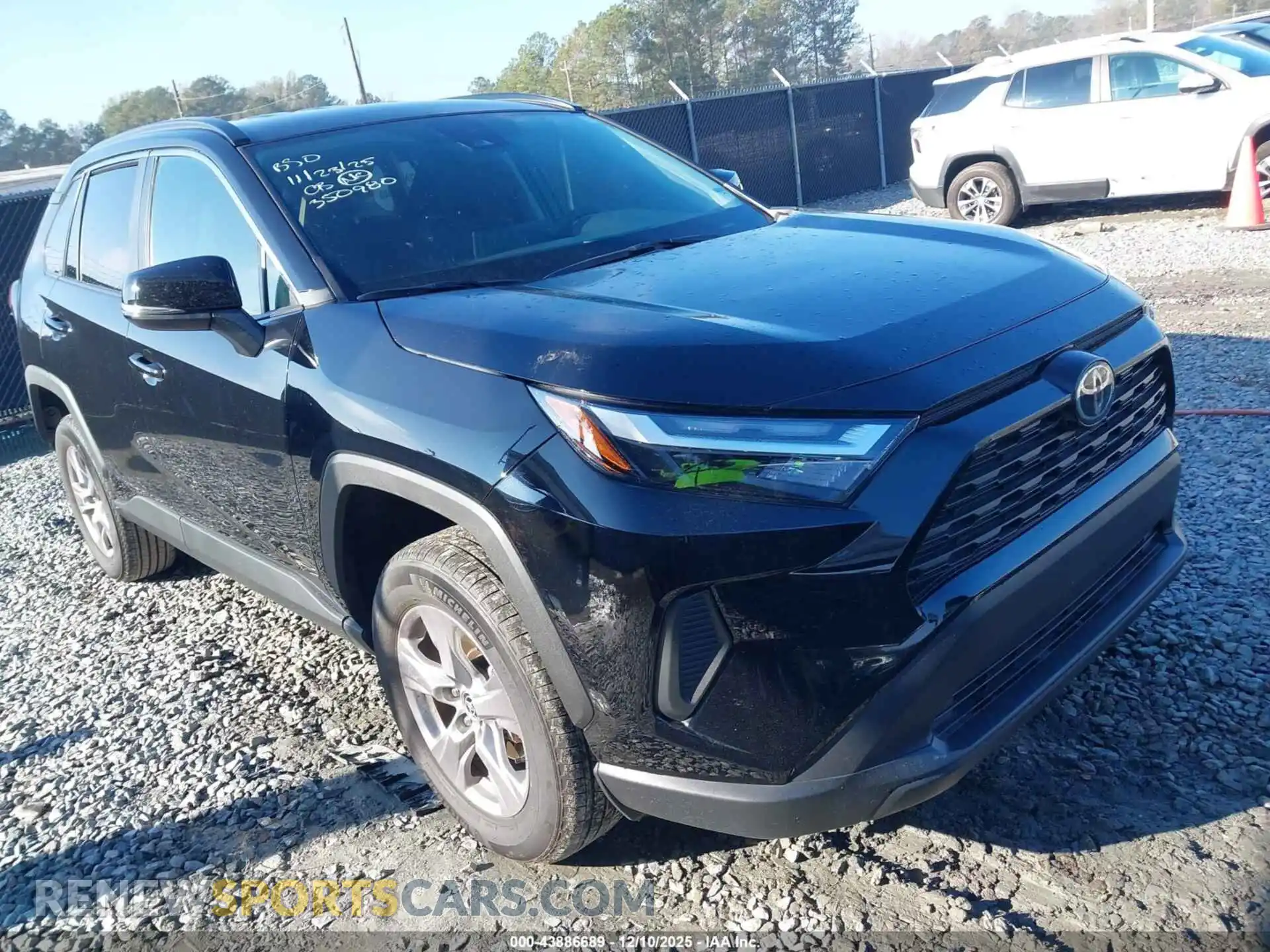 1 Photograph of a damaged car 2T3W1RFV3SW387723 TOYOTA RAV4 2025
