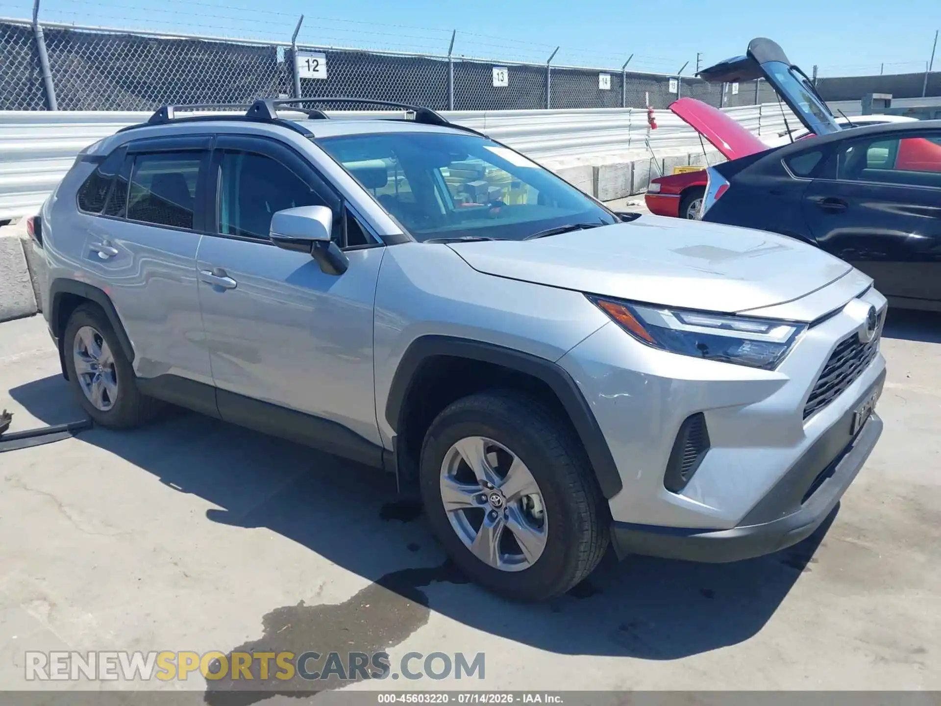 1 Фотография поврежденного автомобиля 2T3W1RFV3SW413818 TOYOTA RAV4 2025
