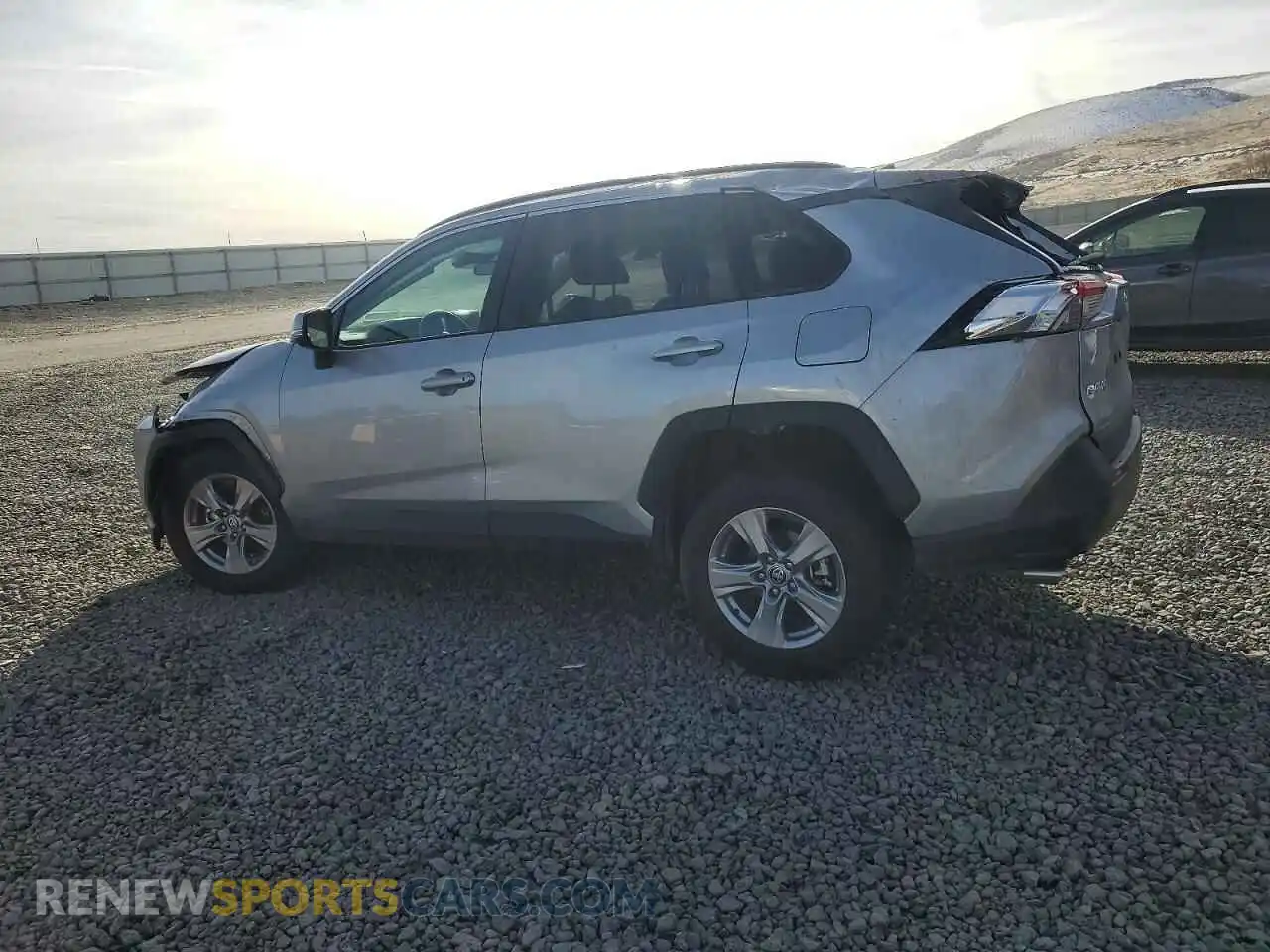 2 fotografías del automóvil dañado 2T3W1RFV3SW419571 TOYOTA RAV4 2025
