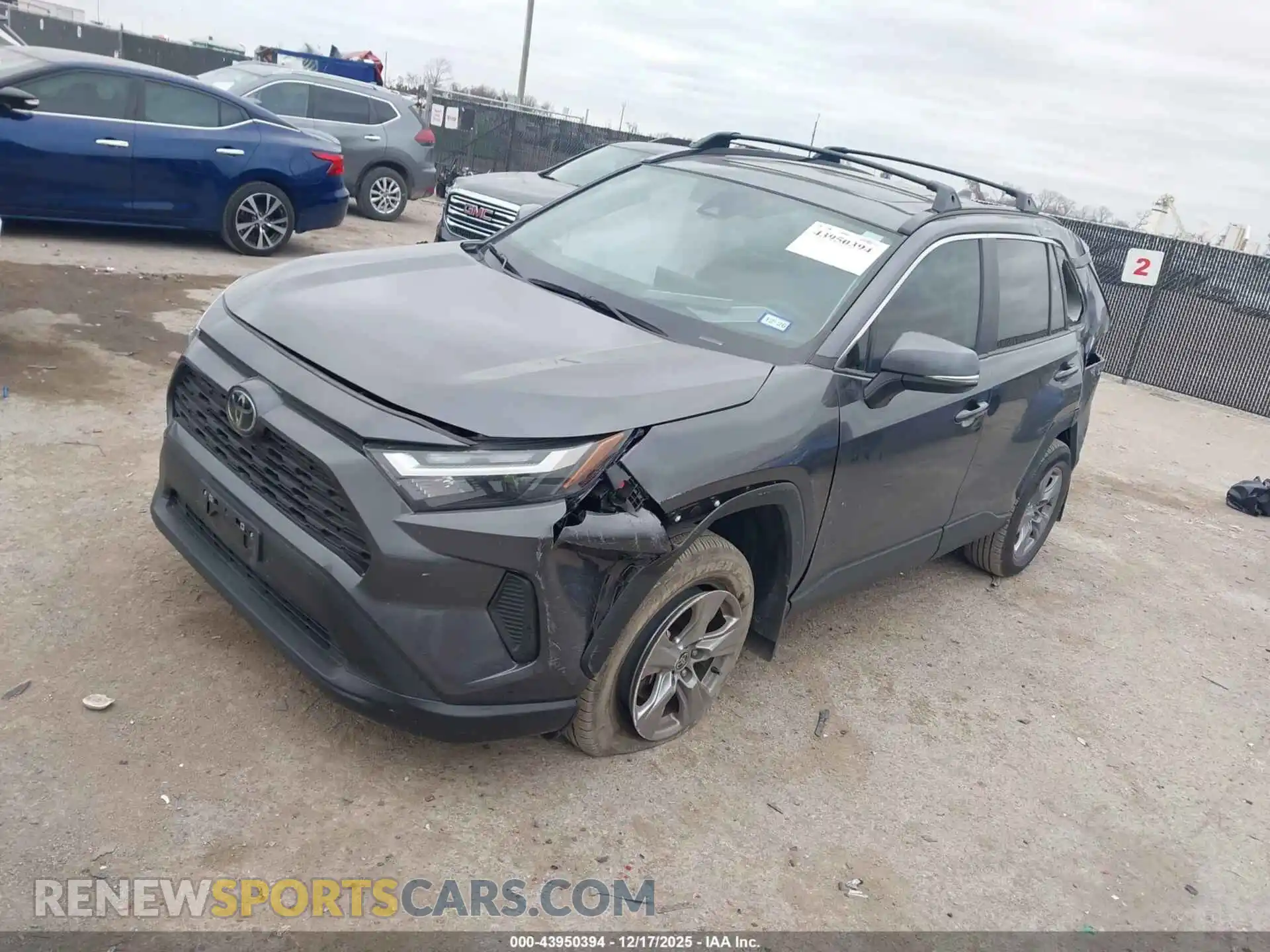 2 fotografías del automóvil dañado 2T3W1RFV4SC306715 TOYOTA RAV4 2025