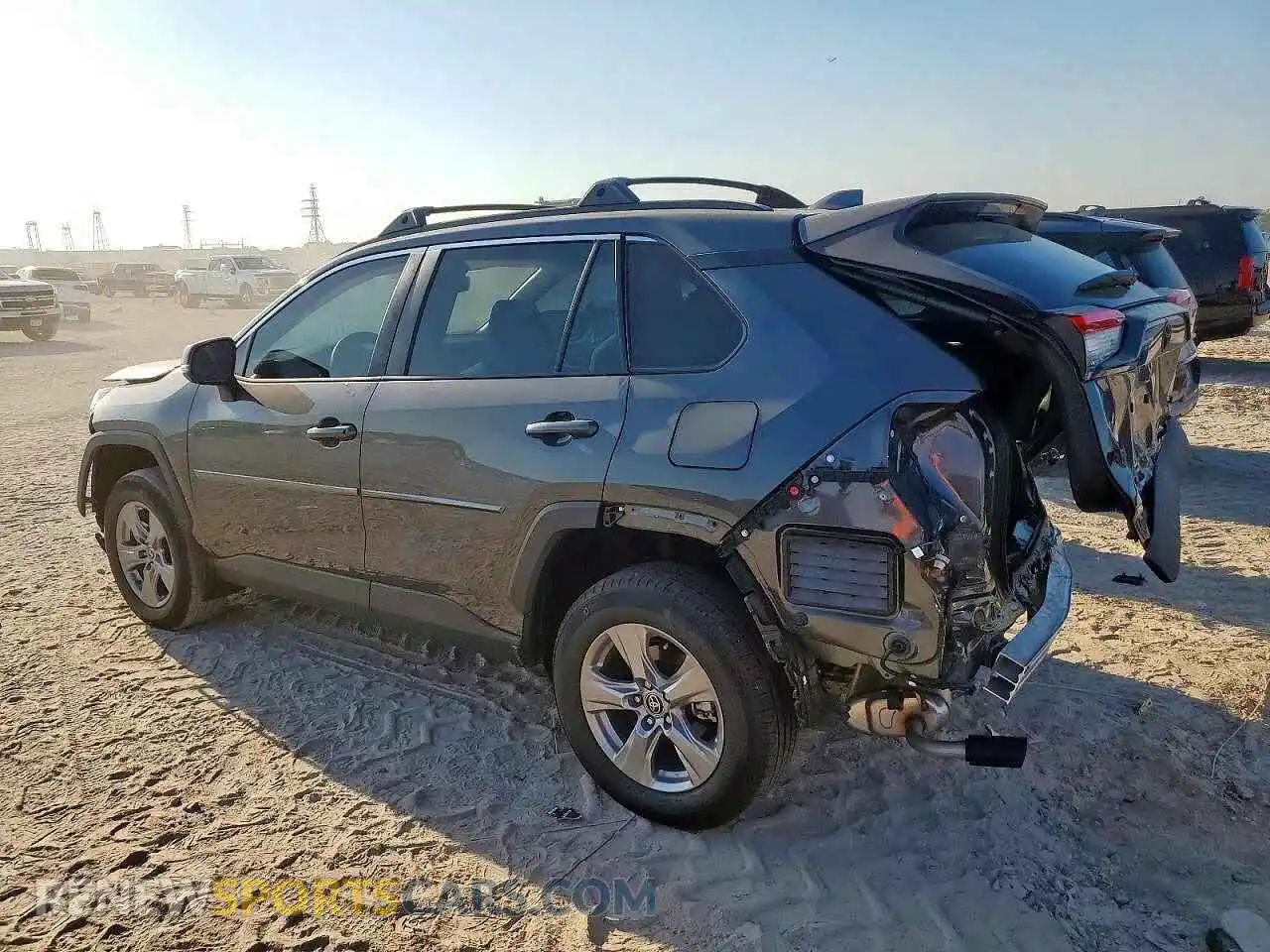 2 Фотография поврежденного автомобиля 2T3W1RFV4SW407543 TOYOTA RAV4 2025