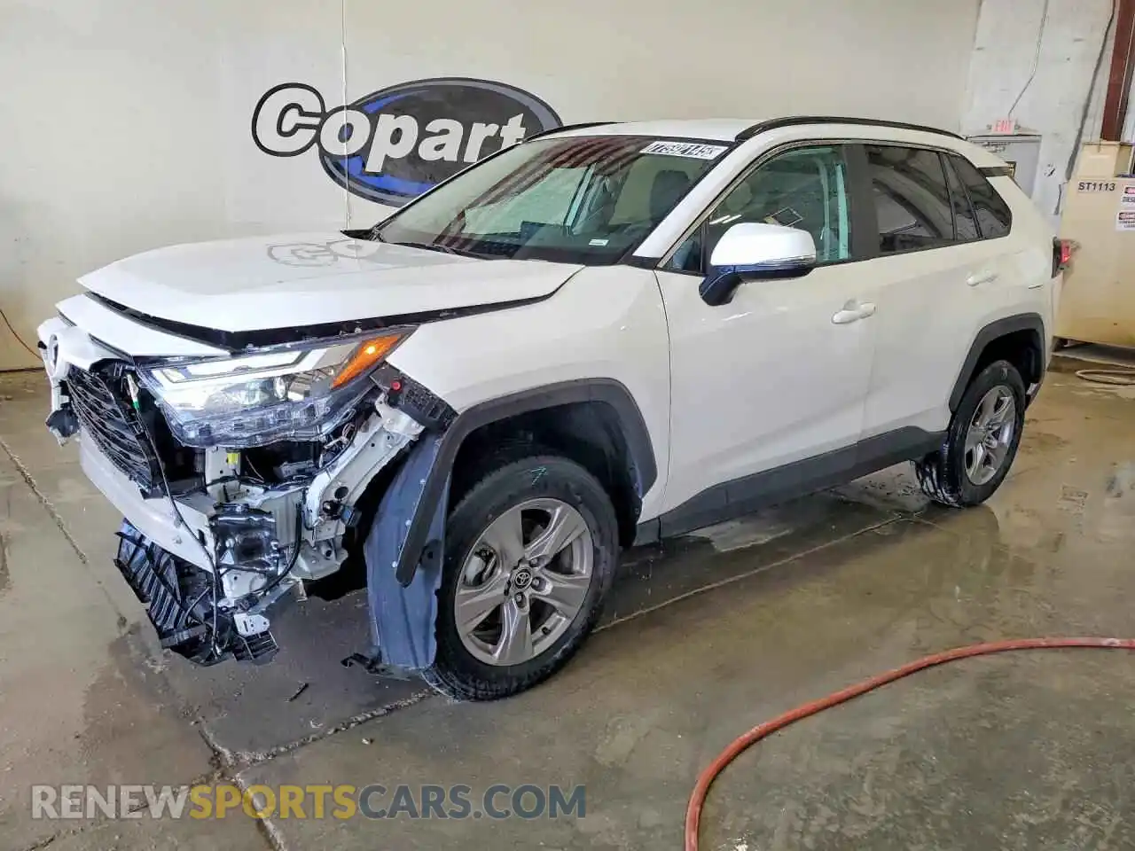 1 Photograph of a damaged car 2T3W1RFV5SW398738 TOYOTA RAV4 2025