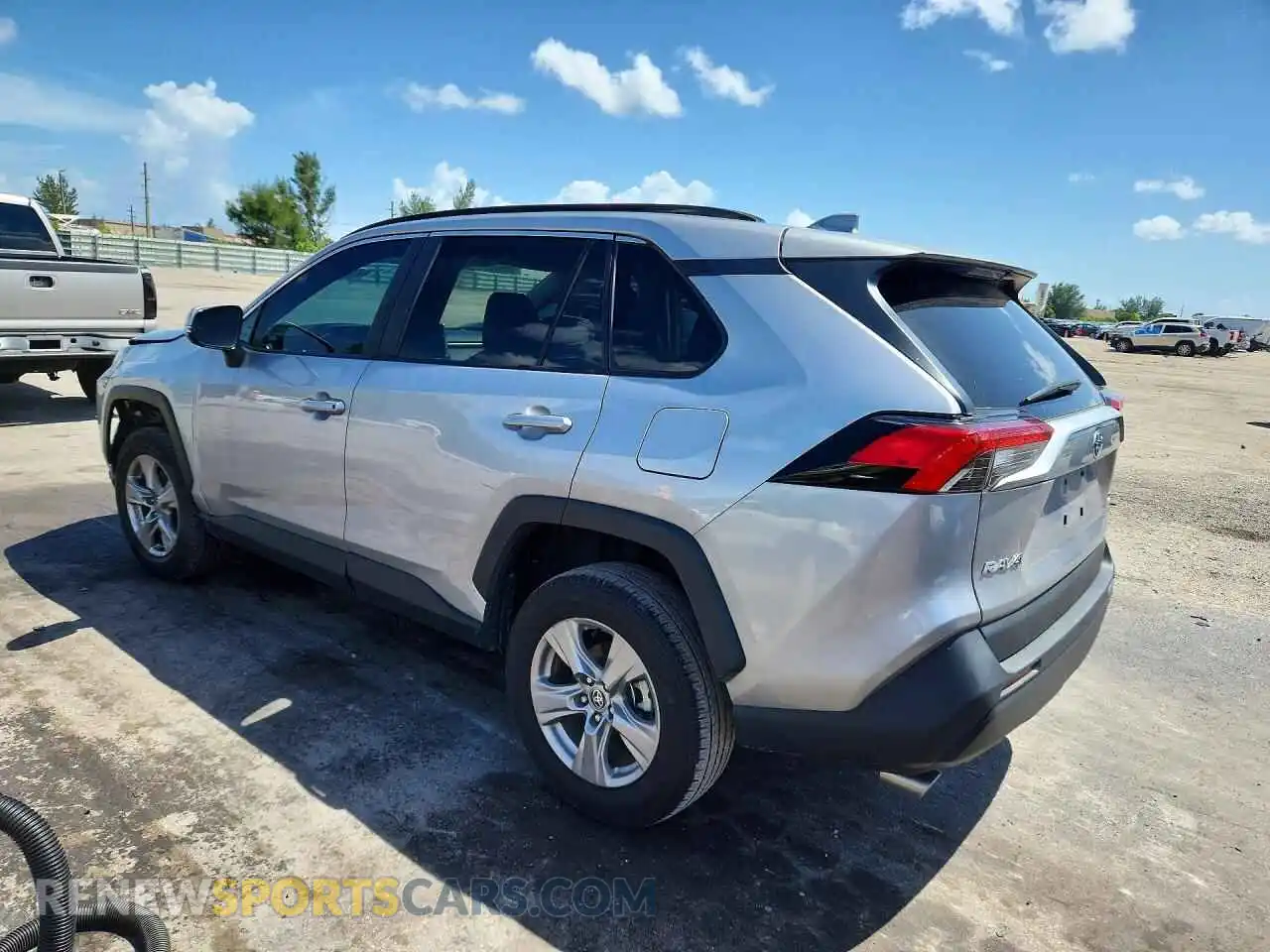 2 Фотография поврежденного автомобиля 2T3W1RFV6SC329820 TOYOTA RAV4 2025