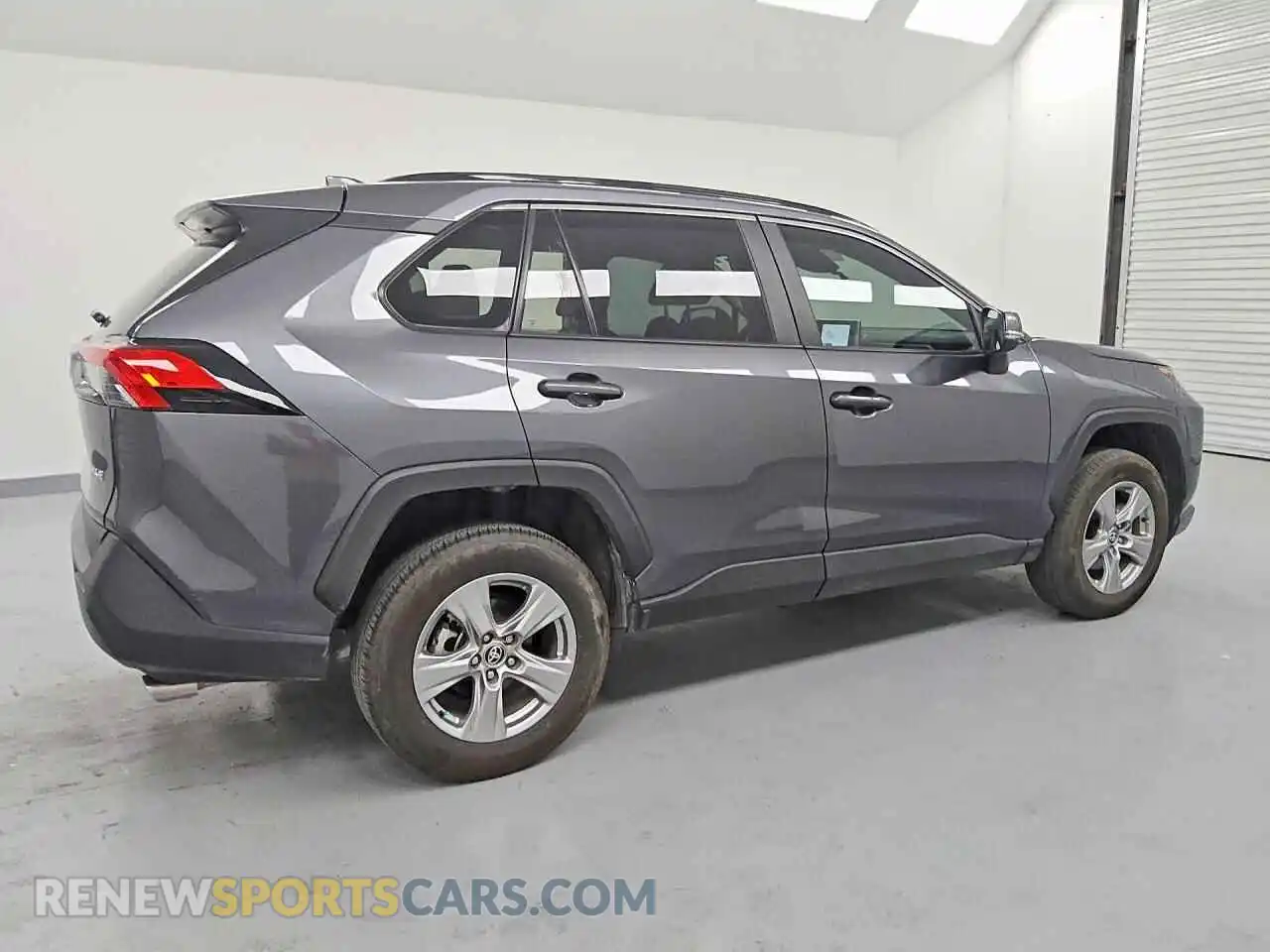 3 fotografías del automóvil dañado 2T3W1RFV6SC354233 TOYOTA RAV4 2025