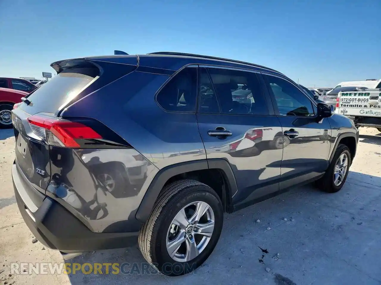 3 Фотография поврежденного автомобиля 2T3W1RFV6SW406930 TOYOTA RAV4 2025