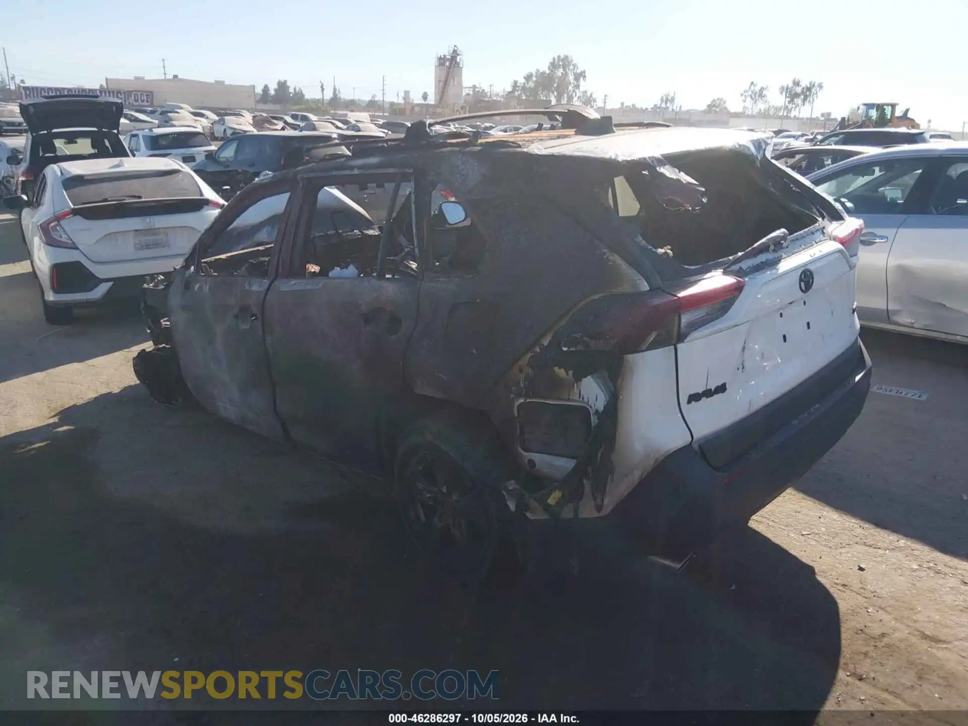 3 Фотография поврежденного автомобиля 2T3W1RFV7SC312332 TOYOTA RAV4 2025