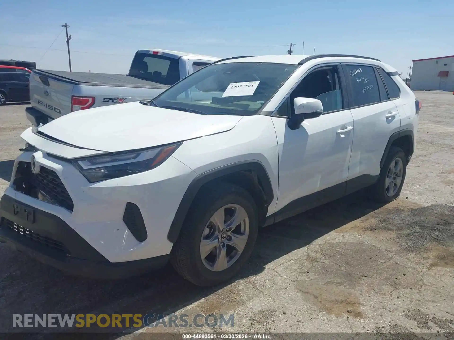 2 fotografías del automóvil dañado 2T3W1RFV8SW383148 TOYOTA RAV4 2025