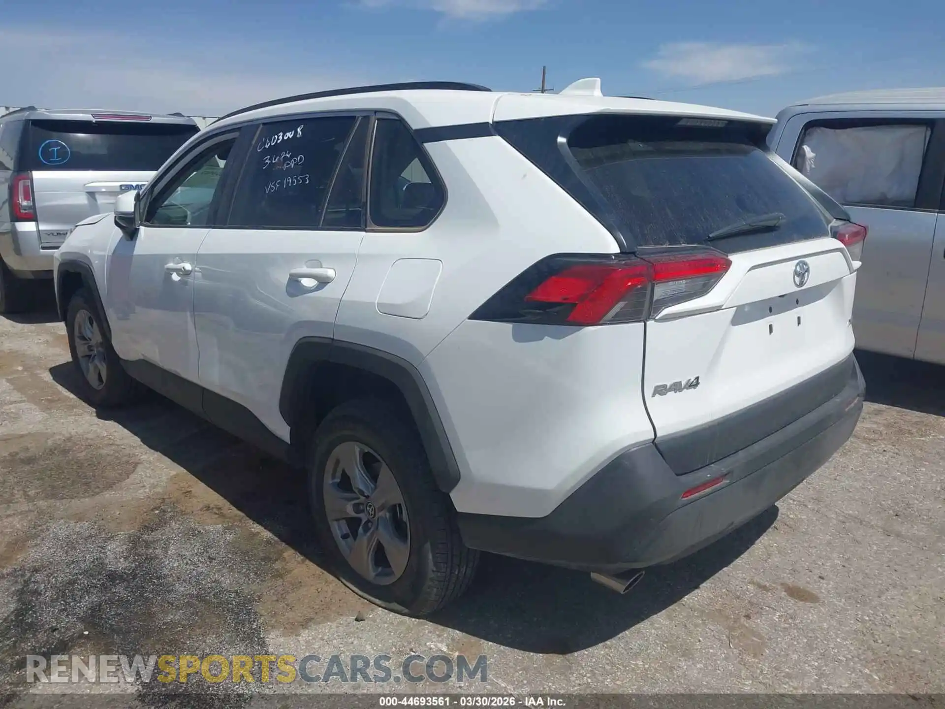 3 fotografías del automóvil dañado 2T3W1RFV8SW383148 TOYOTA RAV4 2025