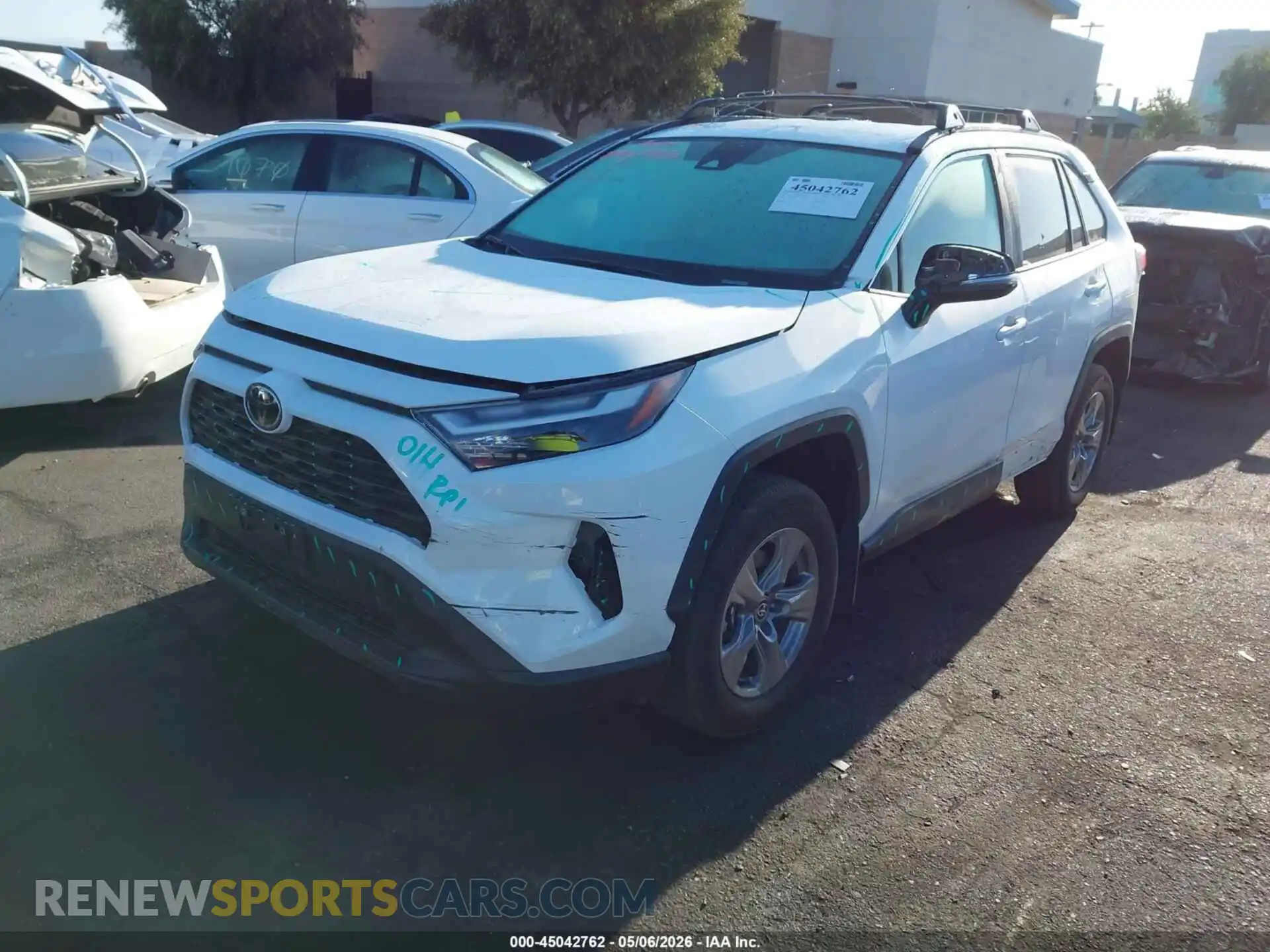 2 Фотография поврежденного автомобиля 2T3W1RFV8SW396983 TOYOTA RAV4 2025