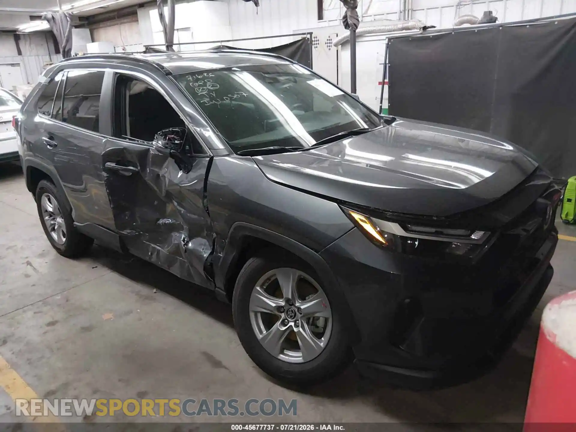 1 Фотография поврежденного автомобиля 2T3W1RFV8SW429609 TOYOTA RAV4 2025