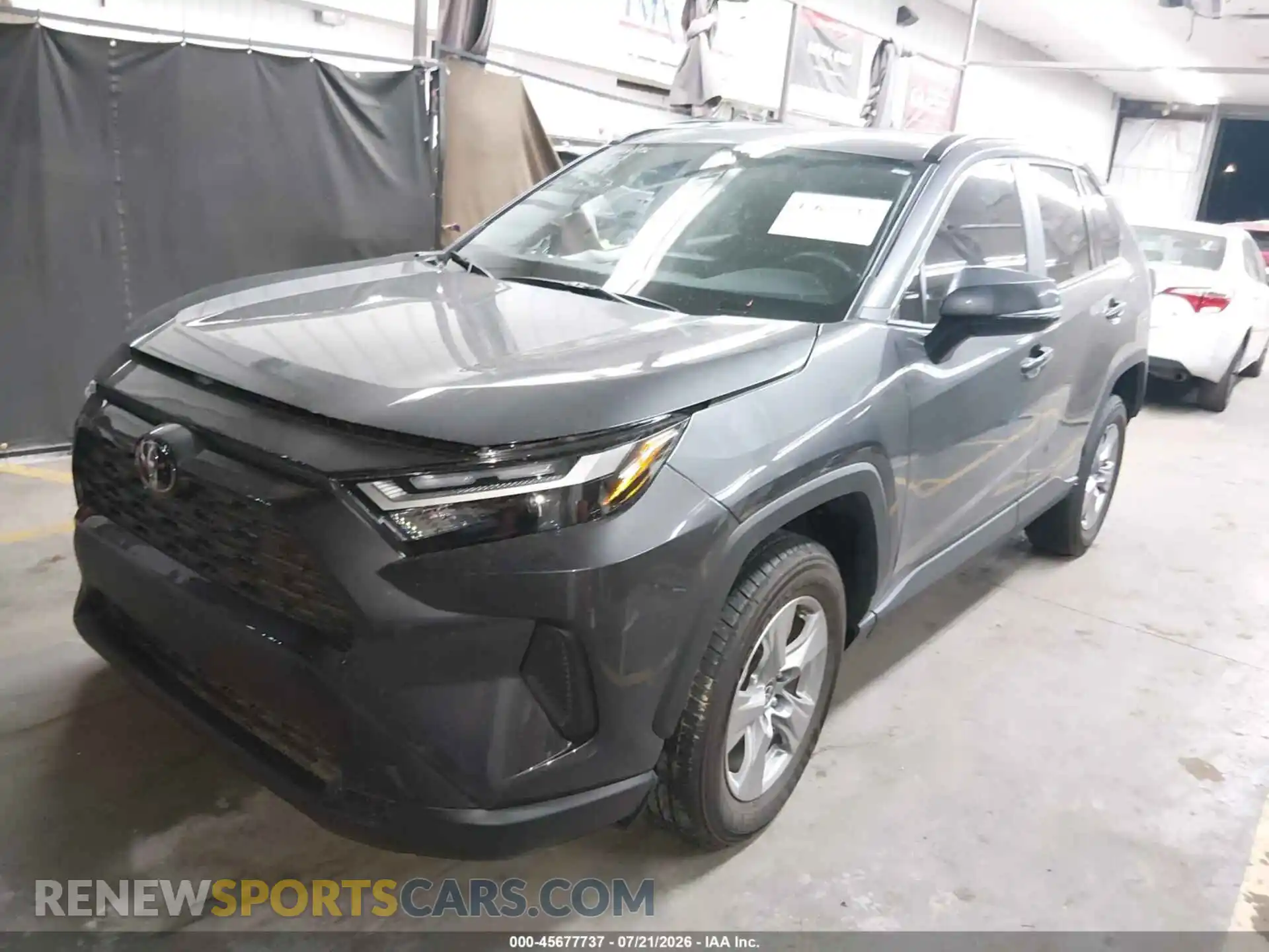 2 Фотография поврежденного автомобиля 2T3W1RFV8SW429609 TOYOTA RAV4 2025