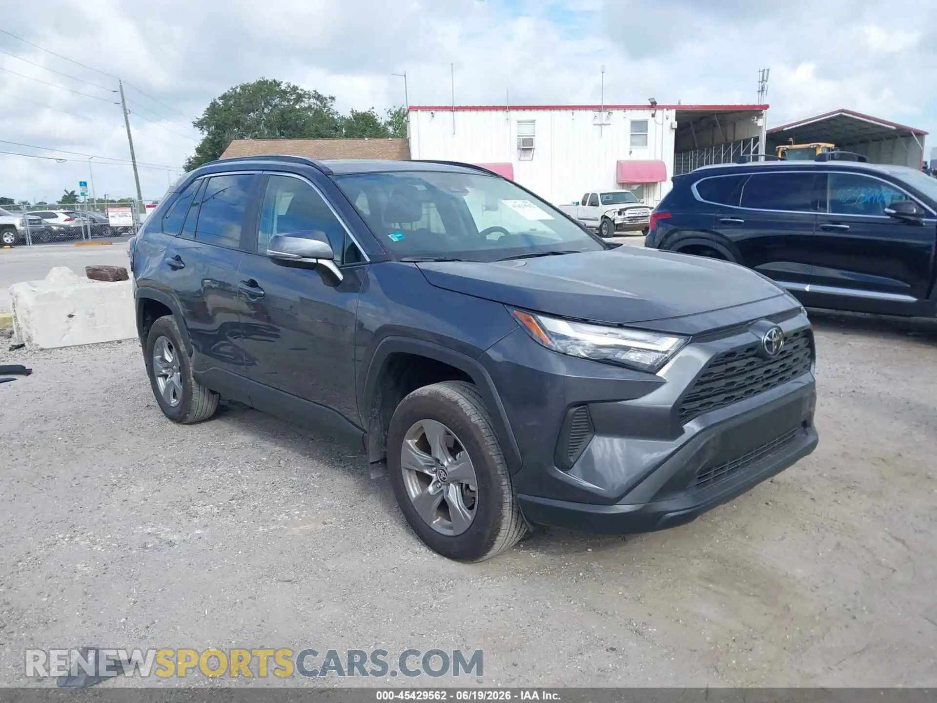 1 Photograph of a damaged car 2T3W1RFV8SW444417 TOYOTA RAV4 2025